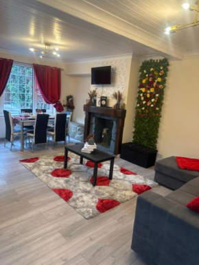 Signet Luxury 3-bedrooms, 2bathrooms House with WiFi & Netflix
